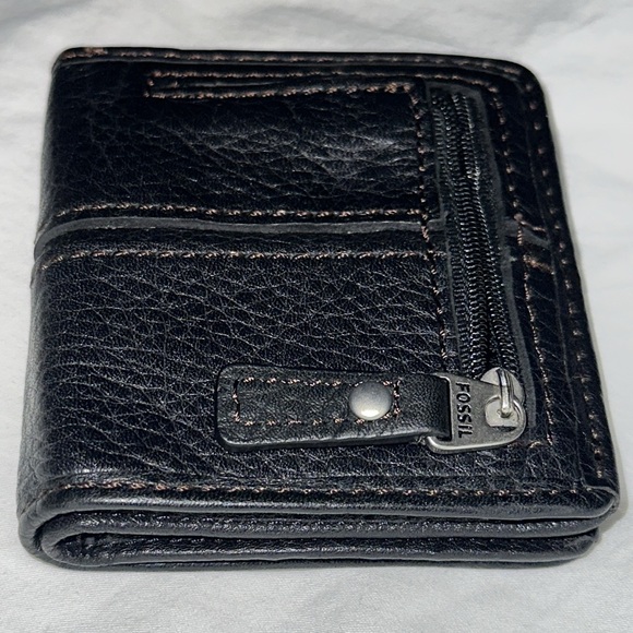 Fossil Black Pebbled Leather Bifold Wallet EUC - Picture 16 of 16